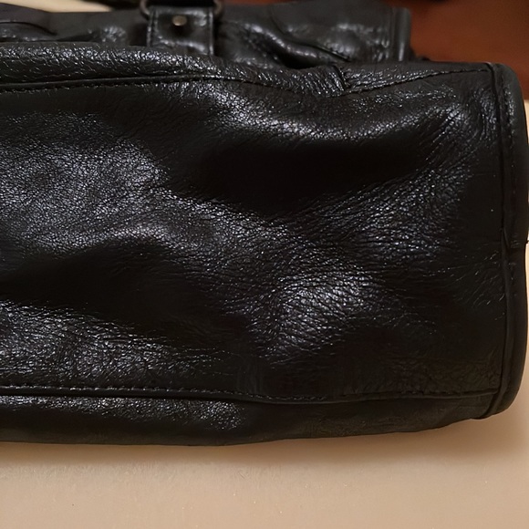 Balenciaga Classic Leather City Bag - Picture 14 of 17